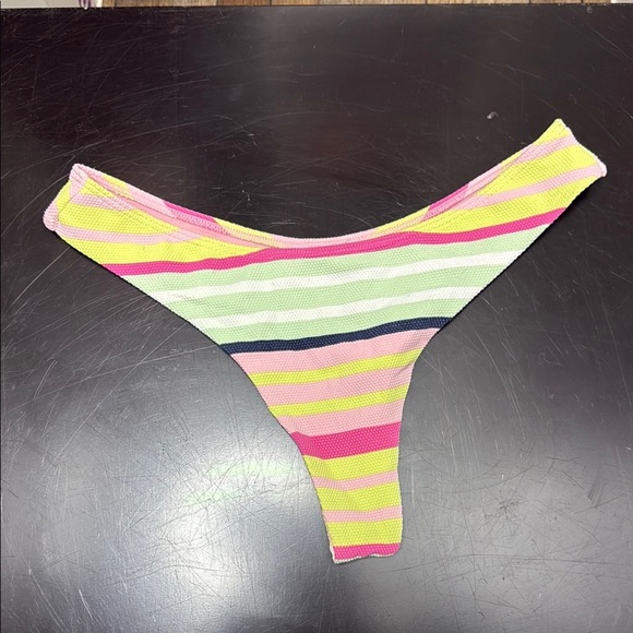 Roxy swim bottoms - Picture 1 of 2